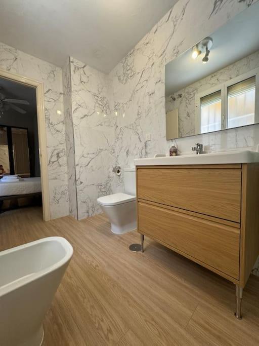 Apartamento En San Bernardo, El Barrio Torero Seville Ngoại thất bức ảnh